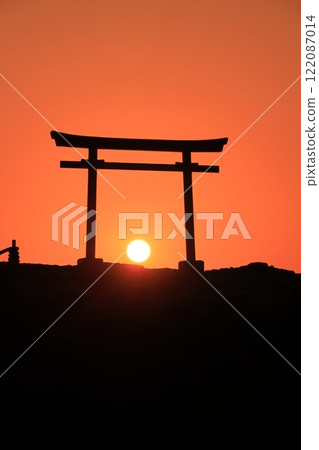 (靜岡縣)白浜神社、大明神庭明鳥居日出 (靜岡縣)白浜神社、大明神庭明鳥居日出 122087014