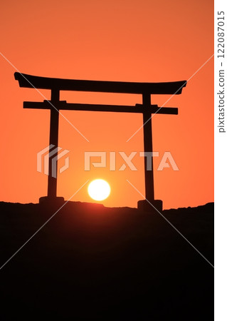 (Shizuoka Prefecture) Shirahama Shrine, Daimeijiniwa Akatorii Sunrise 122087015