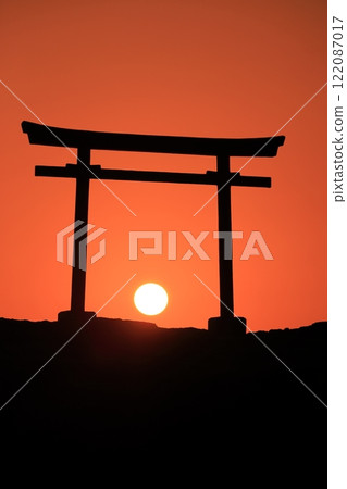 (Shizuoka Prefecture) Shirahama Shrine, Daimeijiniwa Akatorii Sunrise (Shizuoka Prefecture) Shirahama Shrine, Daimeijiniwa Akatorii Sunrise 122087017