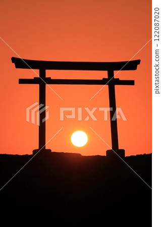 (Shizuoka Prefecture) Shirahama Shrine, Daimeijiniwa Akatorii Sunrise 122087020