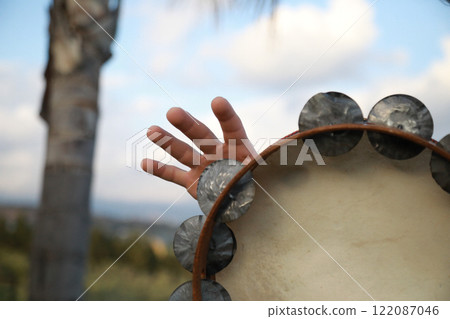 Percussive Sounds Dancing in Rural Meadows Percussive Sounds Dancing in Rural Meadows 122087046