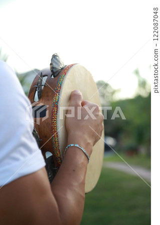 Percussive Sounds Dancing in Rural Meadows Percussive Sounds Dancing in Rural Meadows 122087048