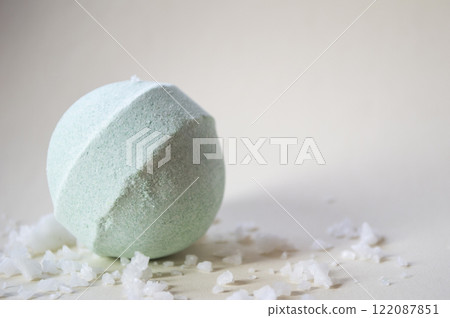 Spa day: bath bomb and sea salt 122087851