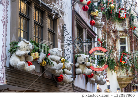 Christmas decorations in Strasbourg, France, teddy bears 122087900