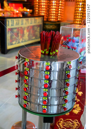 largest Buddhist temple Thean Hou in Kuala Lumpur, Malaysia 122091547