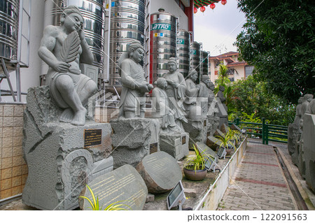 largest Buddhist temple Thean Hou Kuala Lumpur. facade decorated Chinese denlong largest Buddhist temple Thean Hou Kuala Lumpur. facade decorated Chinese denlong 122091563