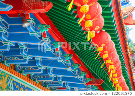 largest Buddhist temple Thean Hou Kuala Lumpur. facade decorated Chinese denlong largest Buddhist temple Thean Hou Kuala Lumpur. facade decorated Chinese denlong 122091570