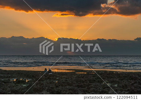 屋久島等待新年第一縷日出的人們（冬季） 122094511