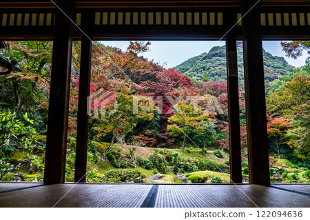 Autumn leaves in the Honbo Garden of Kiyomizu-dera Temple [Miyama City, Fukuoka Prefecture] 122094636