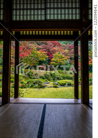 Autumn leaves in the Honbo Garden of Kiyomizu-dera Temple [Miyama City, Fukuoka Prefecture] 122094641