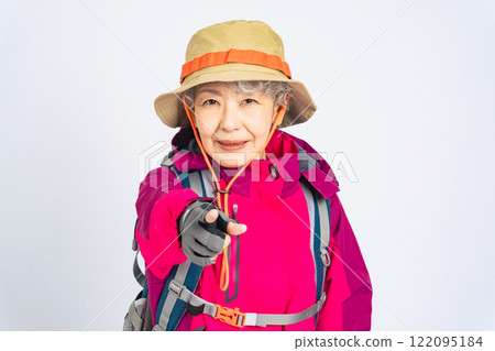 穿著登山服的高級女子要小心 122095184