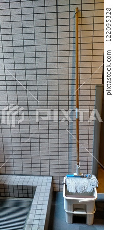 Cleaning mop and mop wringer Cleaning mop and mop wringer 122095328