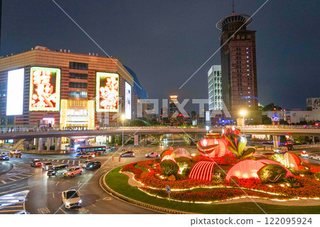 Night view of Shanghai 122095924