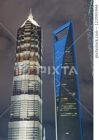 Night view of Shanghai 122095944