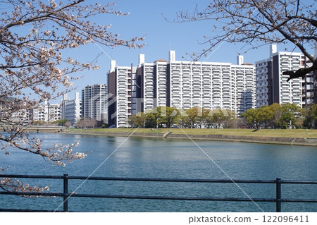 A view of the Ota River flowing through Hiroshima city A view of the Ota River flowing through Hiroshima city 122096411