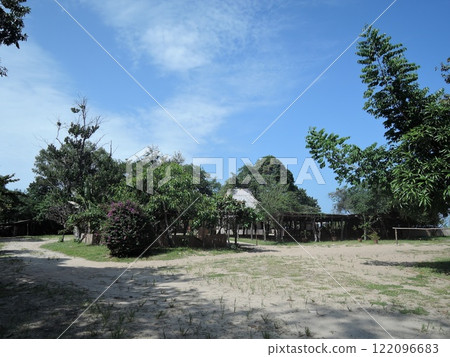 Malawi has a variety of tourist attraction sites including Lake Malawi, several national parks, game reserves, and Mulanje Mountain. Malawi has a variety of tourist attraction sites including Lake Malawi, several national parks, game reserves, and Mulanje Mountain. 122096683