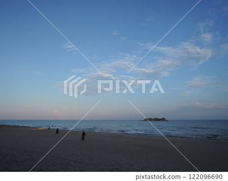 Malawi has a variety of tourist attraction sites including Lake Malawi, several national parks, game reserves, and Mulanje Mountain. 122096690