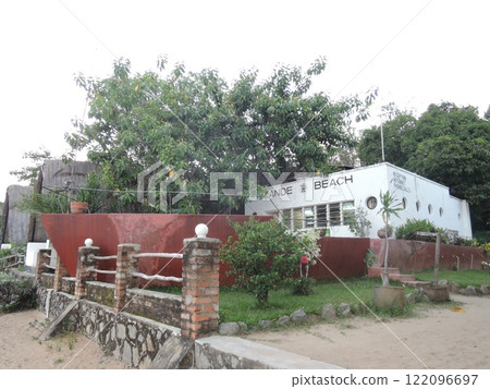 Malawi has a variety of tourist attraction sites including Lake Malawi, several national parks, game reserves, and Mulanje Mountain. Malawi has a variety of tourist attraction sites including Lake Malawi, several national parks, game reserves, and Mulanje Mountain. 122096697