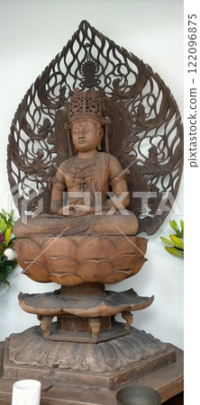 Buddha statue 122096875