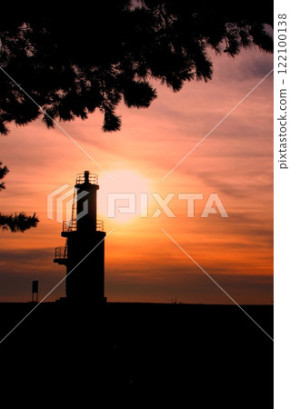 Sunset view of Toda Lighthouse, Shizuoka Prefecture 122100138