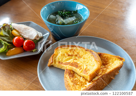 French toast breakfast French toast breakfast 122100587
