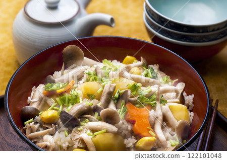 秋天煮熟的米飯 122101048