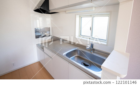 Simple modern kitchen 122101146