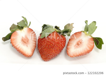 Delicious strawberries from Saitama Prefecture 122102206