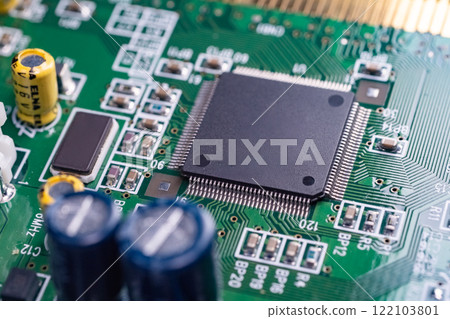 電腦主機板的高解析度特寫照片 122103801