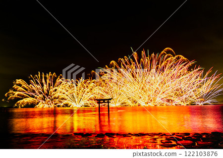 Fireworks on the water surrounding the torii gate at Nagao Tsurugi Shrine, Shiranui Sea Festival (fireworks display), Shiranui Town, Uki City Fireworks on the water surrounding the torii gate at Nagao Tsurugi Shrine, Shiranui Sea Festival (fireworks display), Shiranui Town, Uki City 122103876