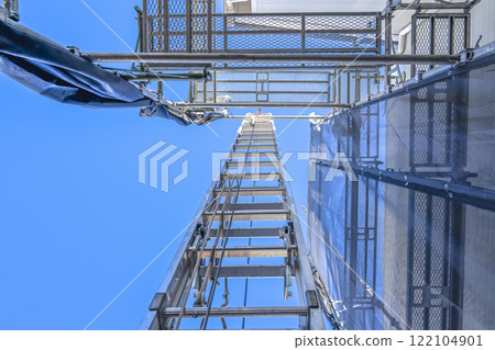 Exterior wall repair work for detached houses - Electric ladder 122104901