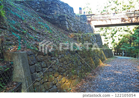 Stone walls in the Goshuden area of Hachioji Castle [Hachioji, Tokyo] 122105054
