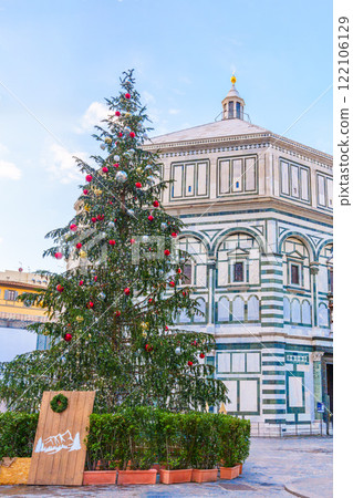 Florence Baptistery in winter with Christmas tree 122106129
