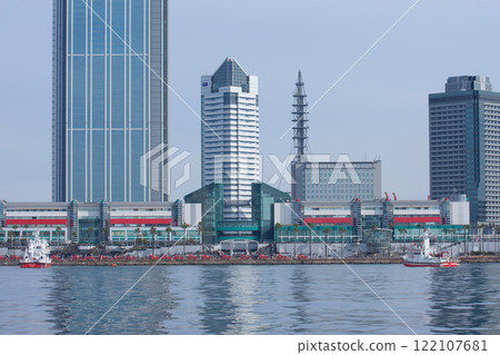 New Year's Parade at Osaka Port 122107681