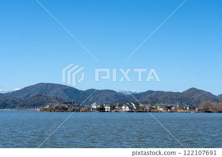 平靜冬日的西湖景色 122107691