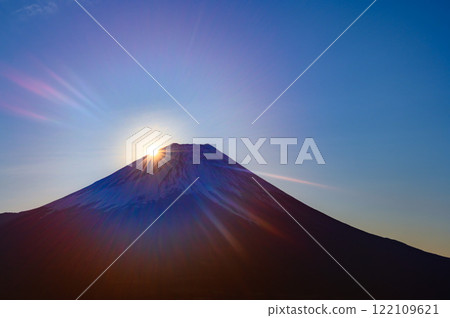 從龍嶽山看到的清晨鑽石富士（略有偏差） 122109621