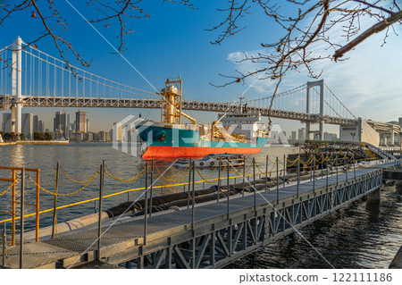 View of Rainbow Bridge from the eastern end of Shinagawa Pier 122111186