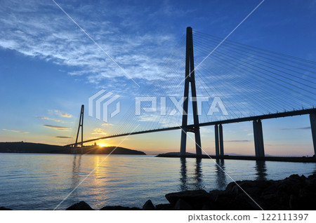 view of the Russian bridge in Vladivostok 122111397