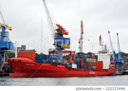 port infrastructure in the city of Vladivostok 122111444