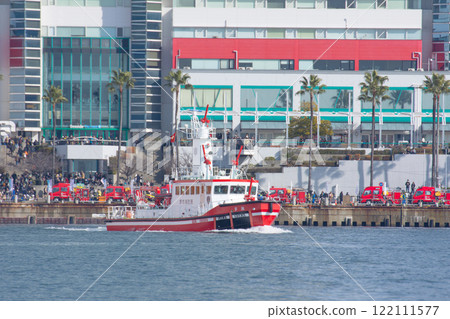 New Year's Parade at Osaka Port 122111577