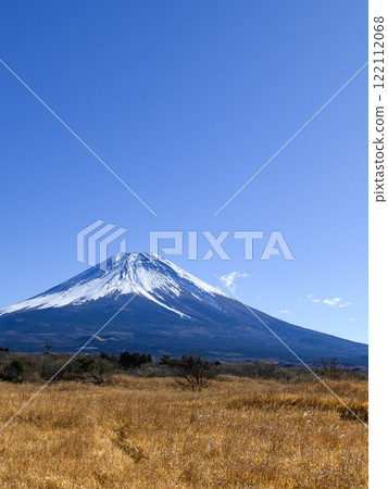 從朝霧高原欣賞富士山和藍天的壯麗景色 122112068
