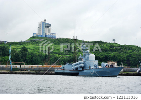 warships in the bay of Vladivostok warships in the bay of Vladivostok 122113016