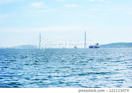 ships in the sea bay of Vladivostok 122113074