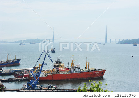 ships in the sea bay of Vladivostok 122113076