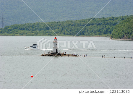 view of the Tokarevskaya Koshka lighthouse in Vladivostok 122113085