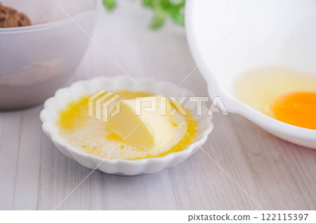 melted butter 122115397