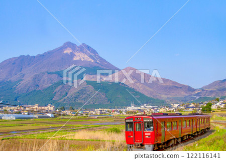 Red train running in Yufuin basin Red train running in Yufuin basin 122116141