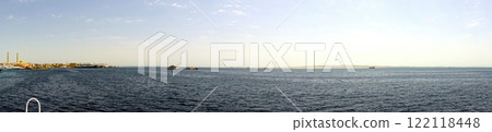 Breathtaking Panorama of the Red Sea Coast at Hurghada, Egypt on a Clear Sunny Day 122118448