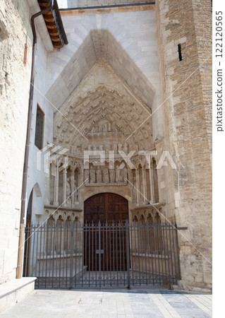 Portal of Santa Maria Cathedral in Vitoria-Gasteiz, Spain 122120565