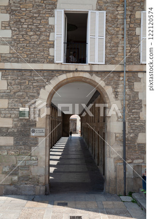 Charming archway Vitoria-Gasteiz, Spain Charming archway Vitoria-Gasteiz, Spain 122120574